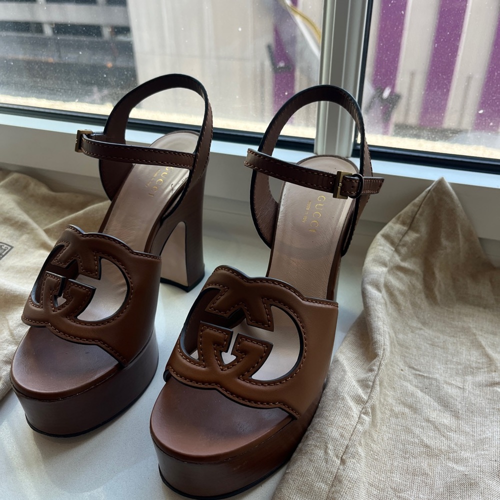Gucci women’s interlocking G high sandal - only worn 3 times!